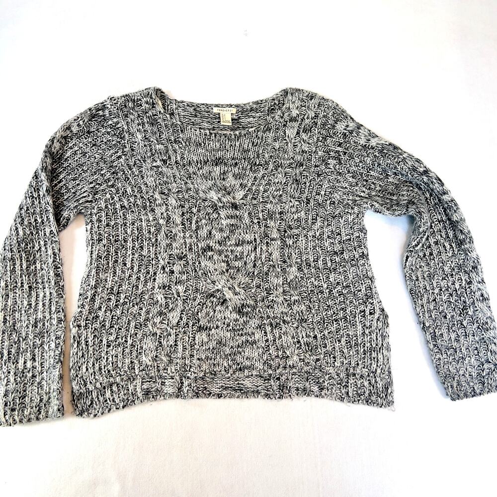 Forever 21 Cable Knit Sweater Woman's S 100% Acrylic Grey & Black w/ Jewel Neck